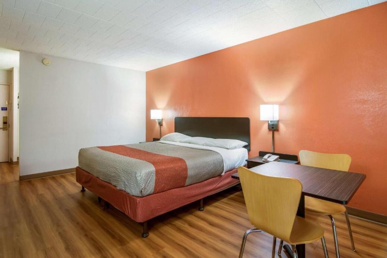 Motel 6 New Stanton Pa 外观 照片